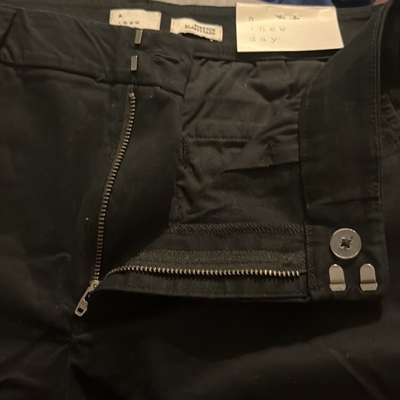 Black shorts - Picture 3 of 3